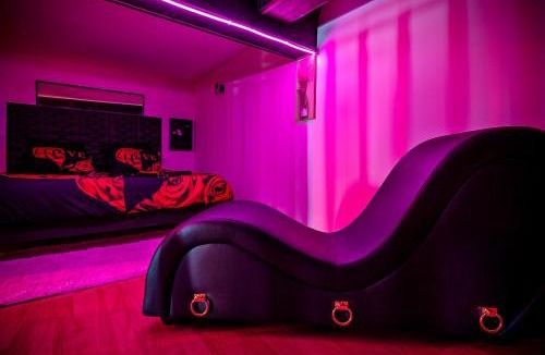 Les Remparts Apartment | Love Room avec Jacuzzi Privatif à Perpignan centre 10mn des plages