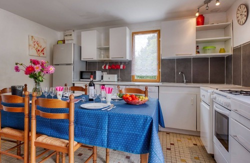 Jau-Dignac-et-Loirac House | Lovely apartment in villa for 5 people with WIFI and TV