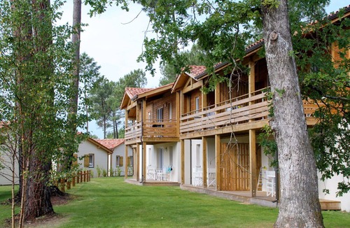 Parentis-en-Born Apartment | Lovely apartment for 6 guests with WIFI, pool, TV, terrace and pets allowed