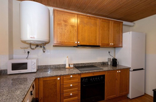 Taull Apartment | Lovely apartment for 6 guests with WIFI, TV and balcony