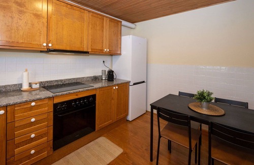 Taull Apartment | Lovely apartment for 6 guests with WIFI, TV and balcony