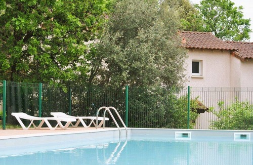 Carayac House | Lovely Duplex with Scenic Terrace