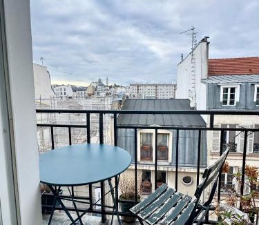 Quartier de la Goutte-d'Or Apartment | Lovely studio with balcony and spectacular Sacre-Coeur view
