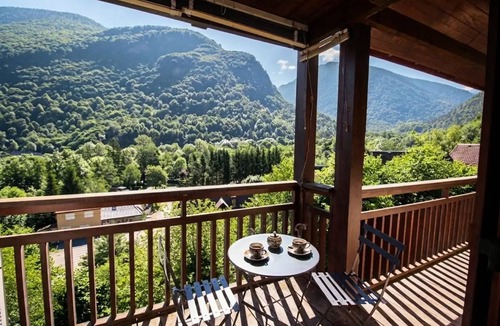 Bagneres-de-Luchon Apartment | LUCHON Apartment for 2–4 People LL Parking Large Balcony