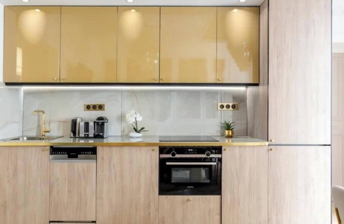 Chaussee-d'Antin Apartment | LUX - AN EXPANSIVE & BEAUTIFUL PARISIAN RETREAT JUST STEPS AWAY FROM OPERA