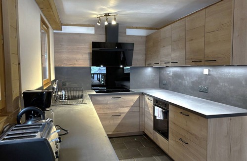 Saint-Martin-de-Belleville Ski Chalet | Luxurious 8-Bed Chalet with Sauna and Mountain Views in Quiet Village Setting
