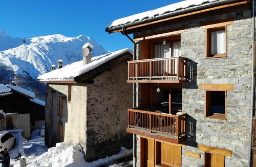 Saint-Martin-de-Belleville Ski Chalet | Luxurious 8-Bed Chalet with Sauna and Mountain Views in Quiet Village Setting