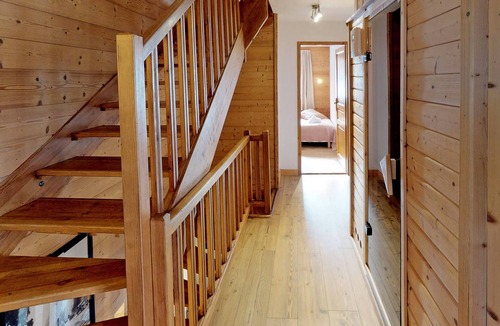 Saint-Martin-de-Belleville Ski Chalet | Luxurious 8-Bed Chalet with Sauna and Mountain Views in Quiet Village Setting