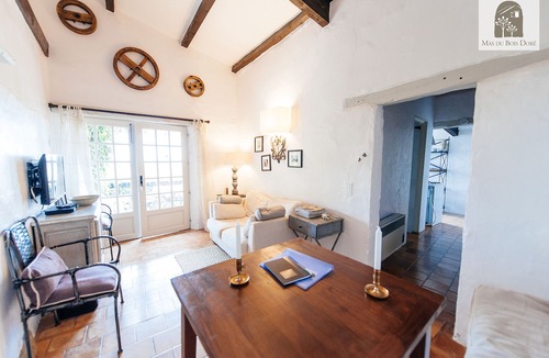 Mons House | Luxurious and Family friendly Olive Farm House Apartment with beautiful interior