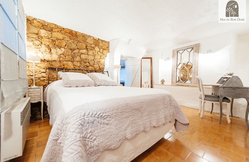 Mons House | Luxurious and Family friendly Olive Farm House Apartment with beautiful interior