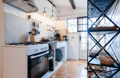 Mons House | Luxurious and Family friendly Olive Farm House Apartment with beautiful interior