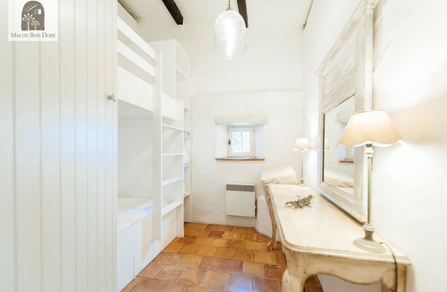 Mons House | Luxurious and Family friendly Olive Farm House Apartment with beautiful interior