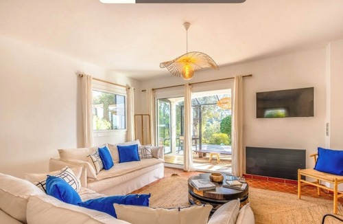 Les Issambres Villa | Luxurious villa, heated pool, beach and groceries at walking distance.