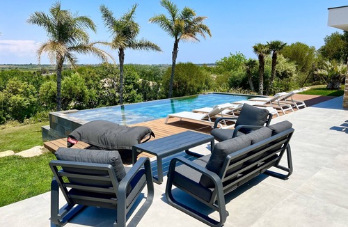 Saint-Nazaire Villa | Luxurious villa with pool, jacuzzi and exceptional view! 5 minutes from the beach
