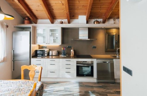 Montardit de Baix Apartment | Luxury 3-bedroom apartment in Montardit de Baix
