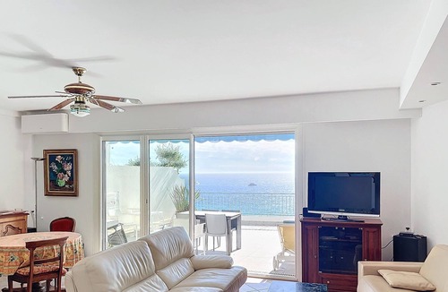 Roquebrune-Cap-Martin Apartment | Luxury apartment with pool, air conditioning, and WIFI, 5 min from Monaco