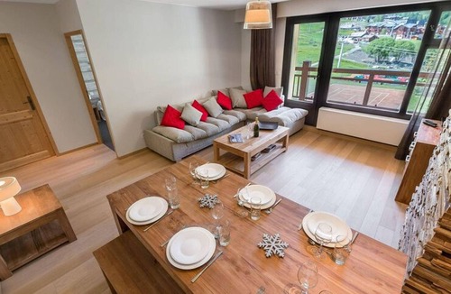 Val-d'Isere Apartment | Luxury apartment 75m², 6 pers, center Val d'Isère, ski-in/ski-out, south-facing terrace