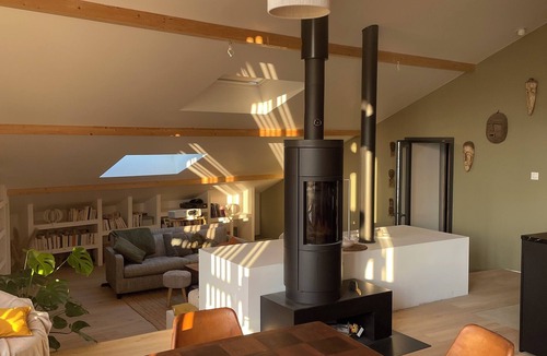 Billiat Apartment | Luxury Apartment: Renovated Former Barn