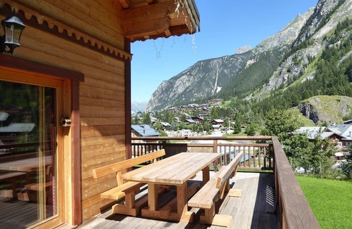 Pralognan-la-Vanoise Ski Chalet | Luxury chalet for 10 people, near slopes, private parking