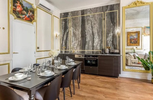 2nd Arrondissement Apartment | LUXURY THREE BEDROOM APARTMENT IN LOUVRE OPERA DISTRICT PARIS