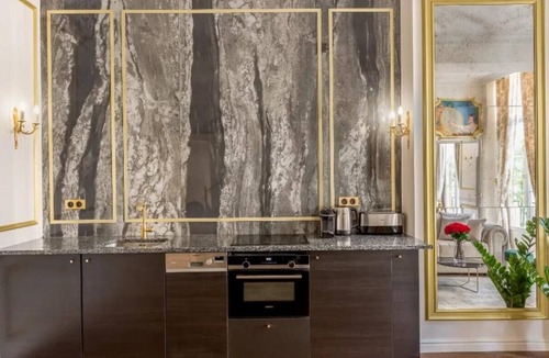 2nd Arrondissement Apartment | LUXURY THREE BEDROOM APARTMENT IN LOUVRE OPERA DISTRICT PARIS