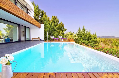 Fontpineda House | Luxury Villa in Barcelona with Private Pool