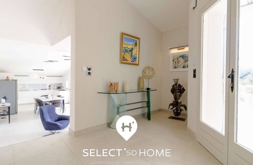Le Lavandou Villa | Luxury Villa with Pools and Relax Area in Aiguebelle for 10 people
