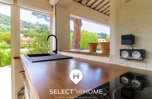 Le Lavandou Villa | Luxury Villa with Pools and Relax Area in Aiguebelle for 10 people