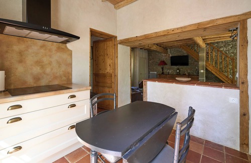 Alzonne House | Luxury Vineyard Retreat with Private Pool & Spa – Near Carcassonne