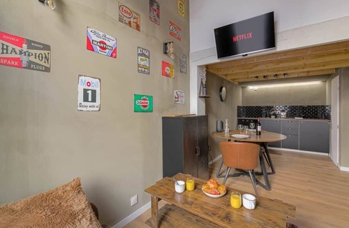 Saint Clair Apartment | Lyon City - New Industrial Loft w/Mezzanine