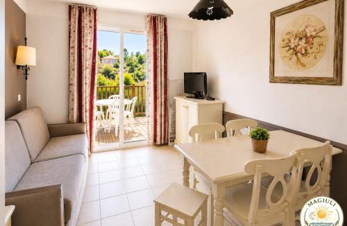 Rouret House | Magiuli Village du Rouret