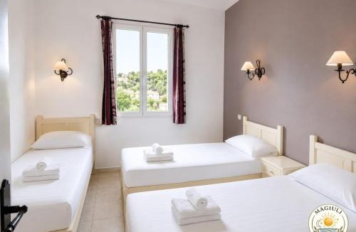 Rouret House | Magiuli Village du Rouret