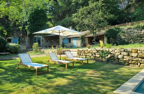 Lauris Villa | Magnificent Mas Provençal in the southern Luberon