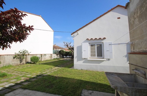 Canet-Plage Ski Chalet | Maison à deux pas de la plage avec agréable jardin.