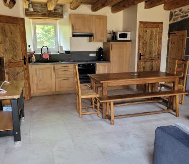 Alleuze House | Maison à la campagne 4 à 9 personne