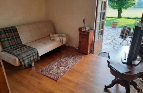 Laroquevieille Apartment | Maison 6 personnes au cœur de la nature avec piscine Parc des Volcans