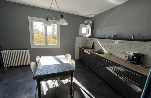 Saint-Etienne-Cantales House | Maison au Bord du lac