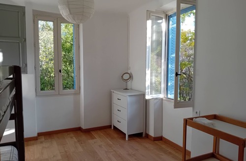 Buis-les-Baronnies House | Maison au Calme Dans une Oliveraie Près des Sentiers de Randonnée et D'escalade