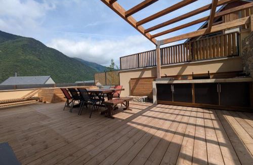 Guchan Ski Chalet | Maison Aur'Izon - mountain view - petanque court
