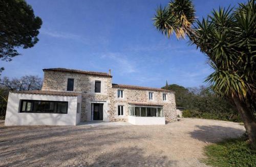 La Crau House | Maison avec Jacuzzi Privatif Calme Soleil Cote d Azur