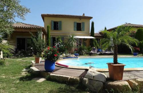 Beauvoisin Villa | Maison avec piscine privée à Beauvoisin
