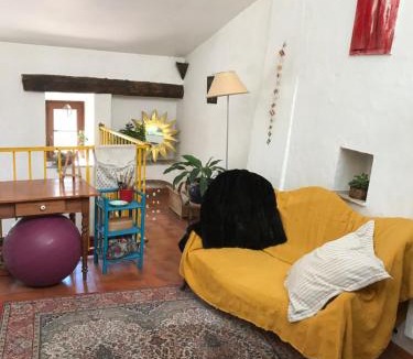 Rustrel Apartment | maison avec vue sur le Colorado Provençal