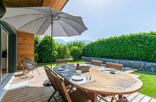 Cessenaz Ski Chalet | Maison BOOA 4* - Private swimming pool & Lake nearby