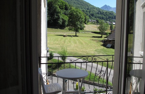 Bareges Apartment | Maison Cazaux – Apartment for 2 to 4 Guests, Spa-Goers, Mountain View, Shared Garden & Wi-Fi