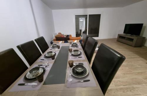 Villepinte House | Maison Chaleureuse