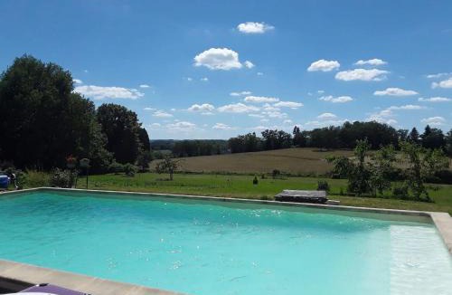Saint-Avit-de-Tardes House | Maison cosy avec piscine partagée à Saint-Avit-de-Tardes
