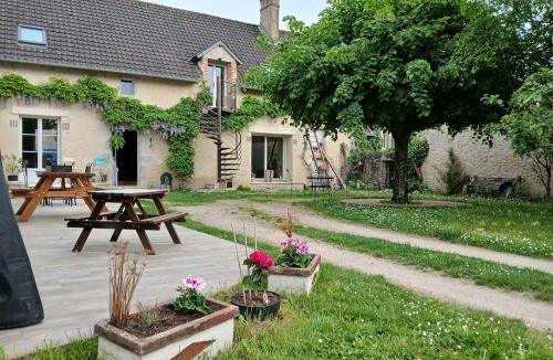 Chitenay House | maison d'hôtes Le Castanéen piscine intérieure
