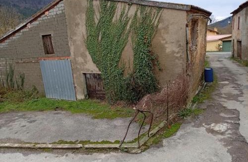 Saint-Louis-et-Parahou House | maison dans village rural