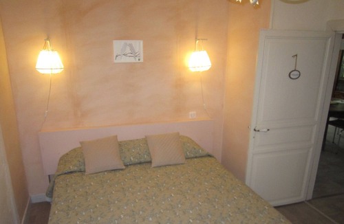 Cressensac Cottage | Maison de Campagne au Cœur de la Verdure Lotoise