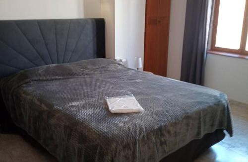 Le Chateau House | Maison de village climatisée, terrasse, 6-8 pers, Canet-en-Roussillon - FR-1-696-94